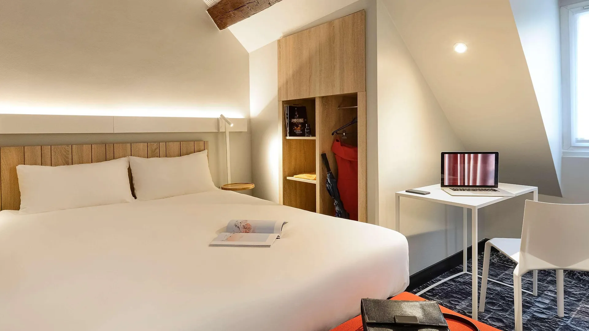 Hotel Ibis Paris Gare De L Est 10Eme 3*,  Francia